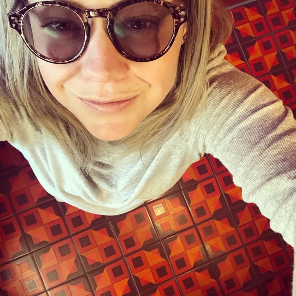 Meet your Posher, Justine - Picture 1 of 1